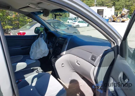 2008 Toyota Sienna Ce z USA, uszkodzony, nr VIN 5TDZK23C18S138450